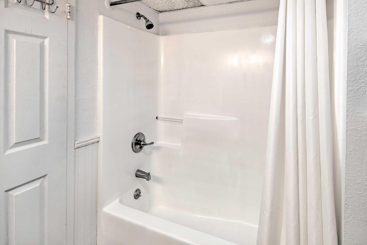 Beachfront Condo In Myrtle Beach With Pool Access Екстериор снимка